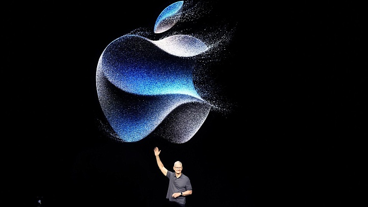 Медведев назвал Apple хорошей техникой