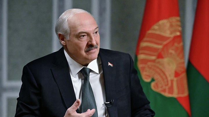 Лукашенко сообщил о продолжающейся гибридной войне против Белоруссии