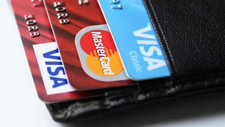 Россиянам сообщили о возможной проблеме в работе карт Visa и Mastercard
