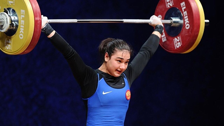 Россиянка Гусалова завоевала серебро чемпионата Европы по тяжелой атлетике