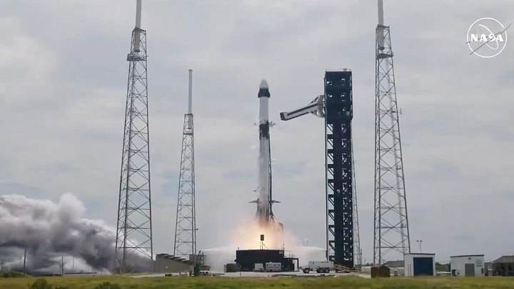 Корабль Crew Dragon с российским космонавтом Горбуновым вышел на орбиту