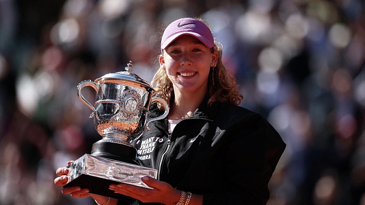 Сафонов поздравил Андрееву с победой на "Ролан Гаррос" на премии МУЗ-ТВ