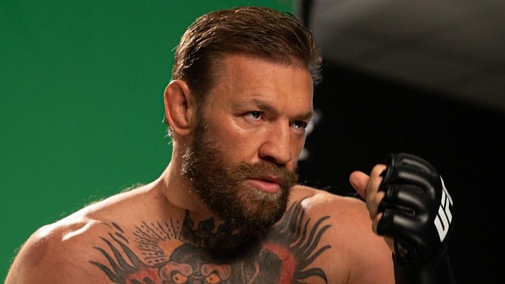 Макгрегор уступил Холлоуэю в главном бою UFC 329