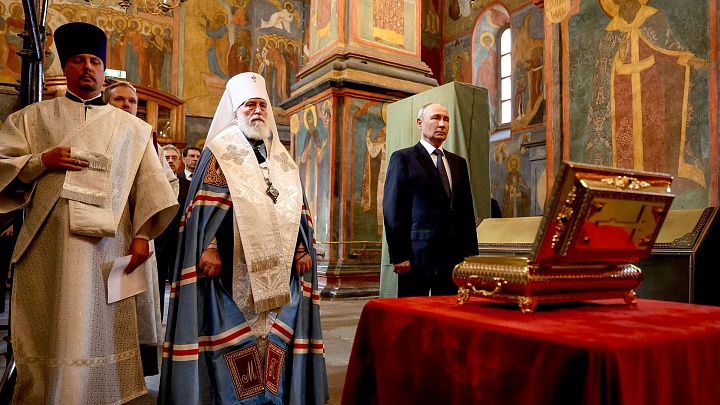 Митрополит Павел у мощей Дмитрия Донского пожелал Путину помощи Божьей