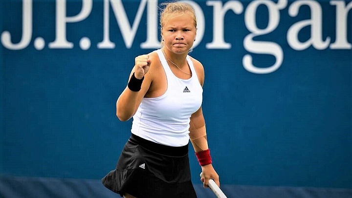 Шнайдер вышла в третий круг турнира в Мадриде