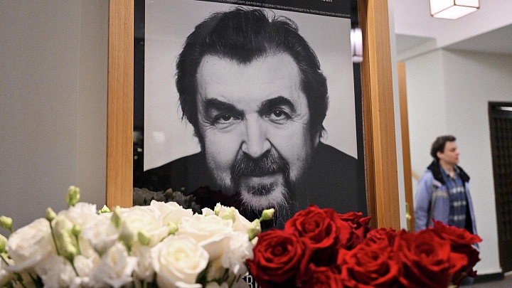 Артисты МХТ имени Чехова почтили память Золотовицкого