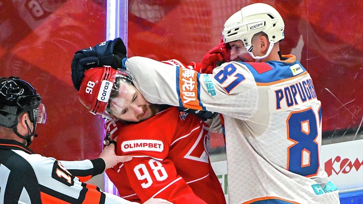 Никита Попугаев продлил контракт с "Шанхайскими драконами"